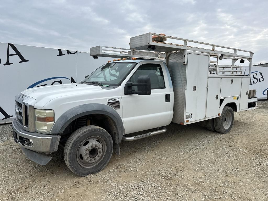 Image of Ford F-550 Primary image