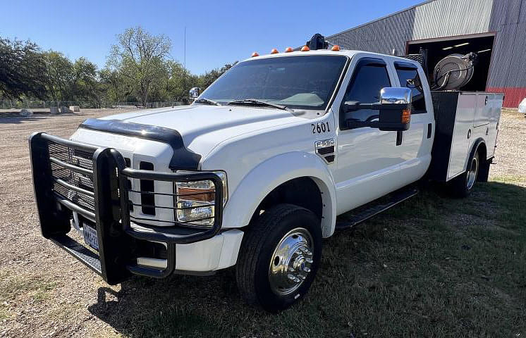 Image of Ford F-550 Primary image