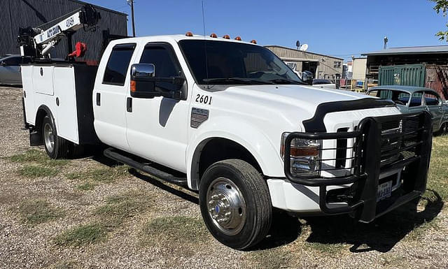 Image of Ford F-550 equipment image 1