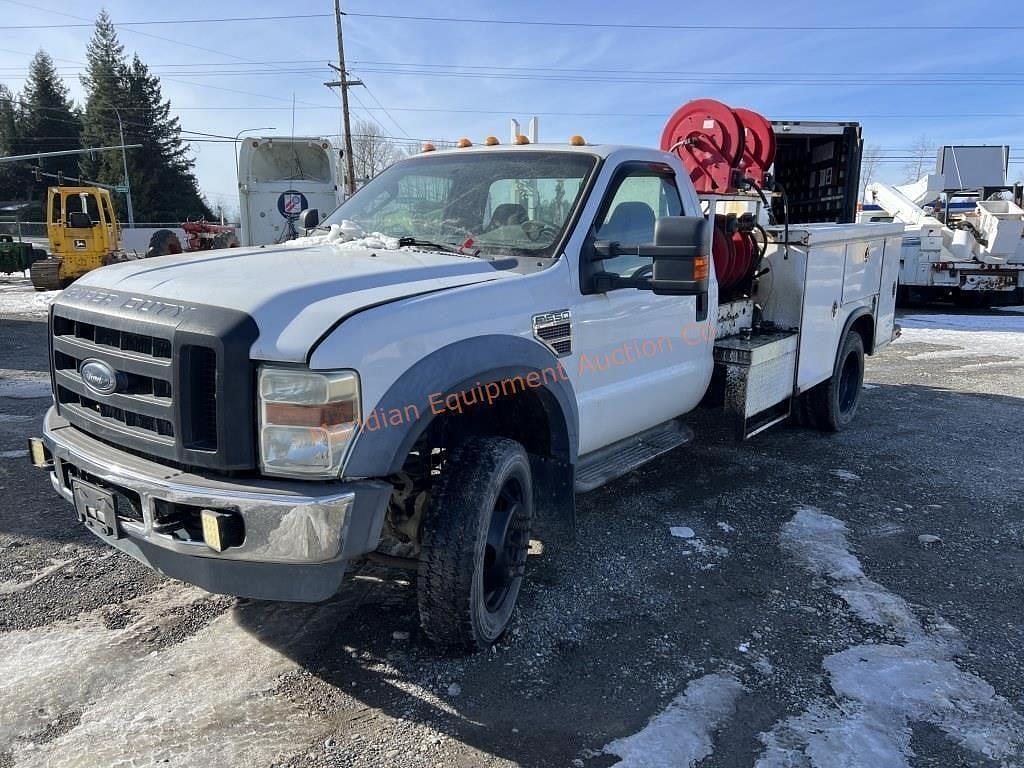 Image of Ford F-550 Primary image