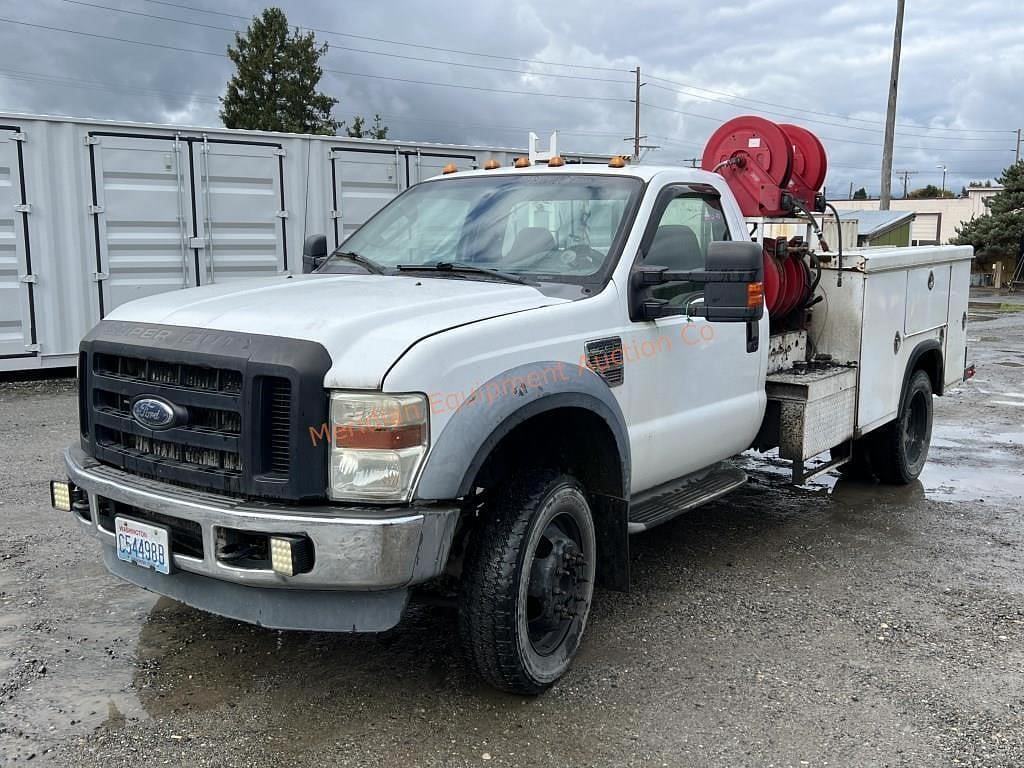 Image of Ford F-550 Primary image