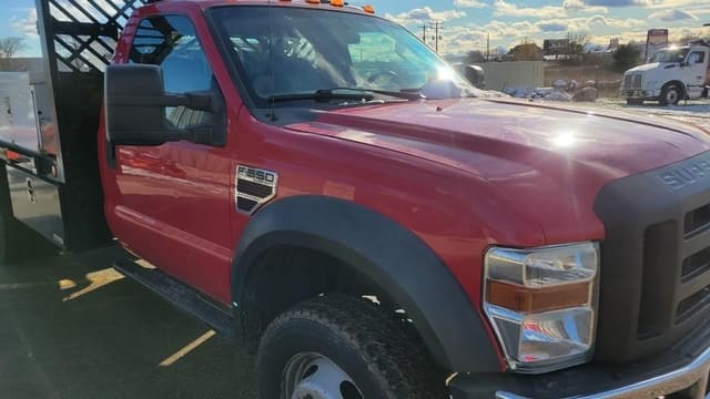 Image of Ford F-550 equipment image 2