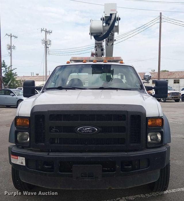 Image of Ford F-550 equipment image 1