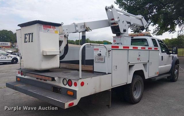 Image of Ford F-550 equipment image 4