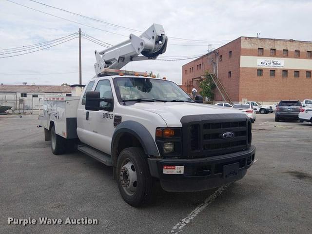 Image of Ford F-550 equipment image 2
