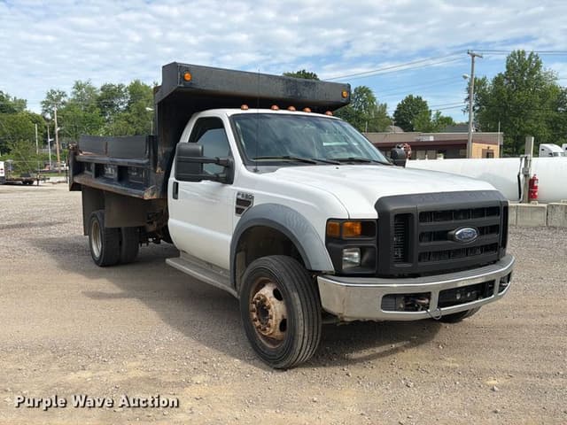 Image of Ford F-550 equipment image 2
