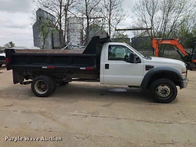 Image of Ford F-550 equipment image 3