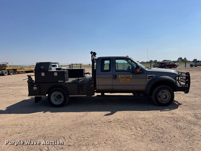 Image of Ford F-550 equipment image 3