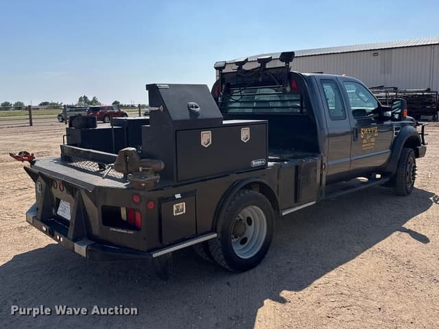 Image of Ford F-550 equipment image 4