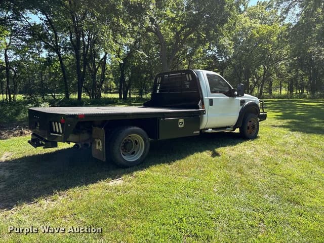 Image of Ford F-550 equipment image 4