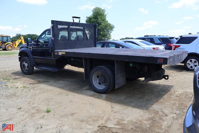 Image of Ford F-550 equipment image 3