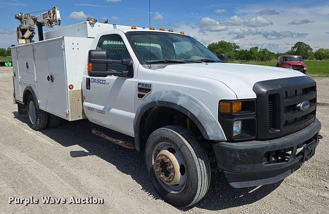 Image of Ford F-550 equipment image 2