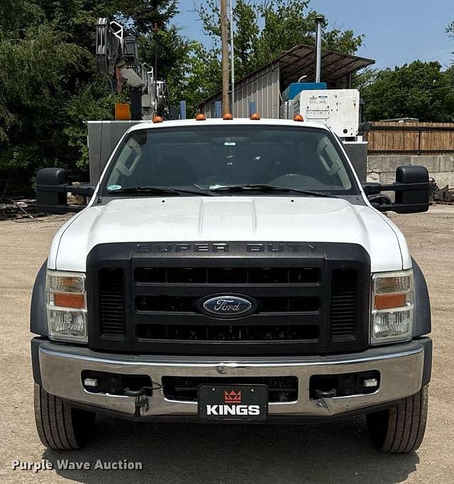 Image of Ford F-550 equipment image 1