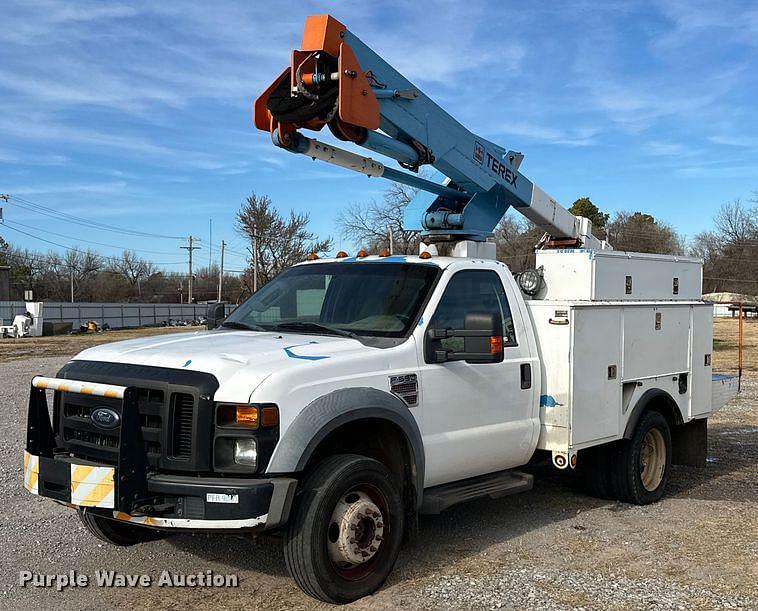 Image of Ford F-550 Primary image