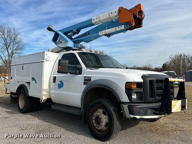 Image of Ford F-550 equipment image 2