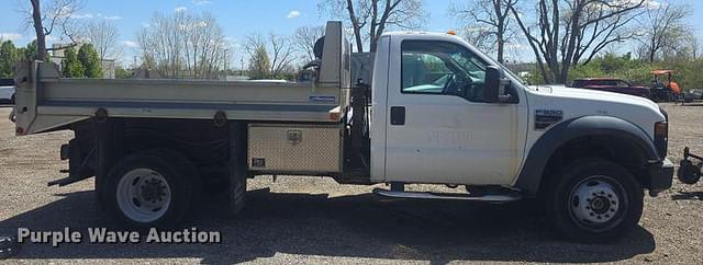 Image of Ford F-550 equipment image 3
