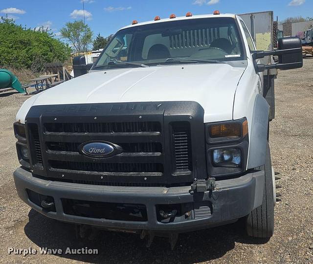 Image of Ford F-550 equipment image 1