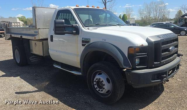 Image of Ford F-550 equipment image 2