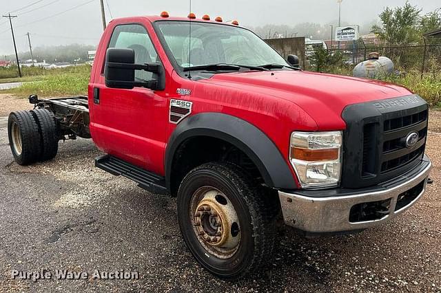 Image of Ford F-550 equipment image 2