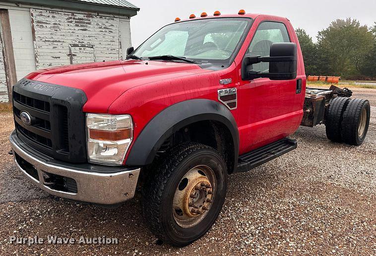 Image of Ford F-550 Primary image