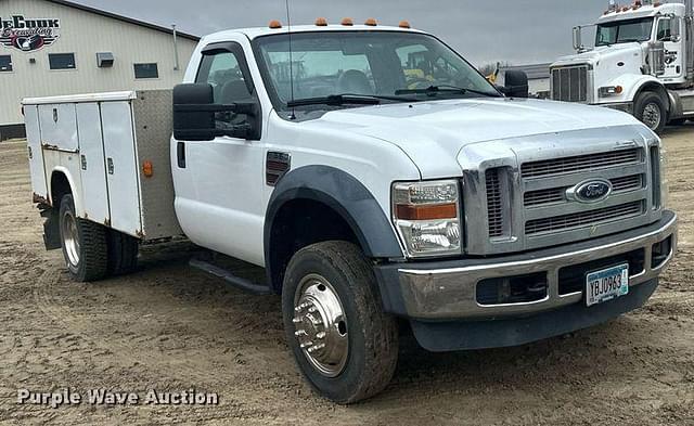 Image of Ford F-550 equipment image 2