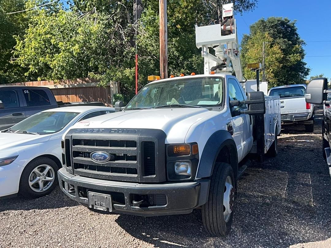 Image of Ford F-550 Primary image