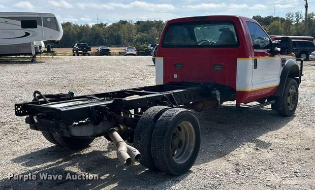 Image of Ford F-550 equipment image 4