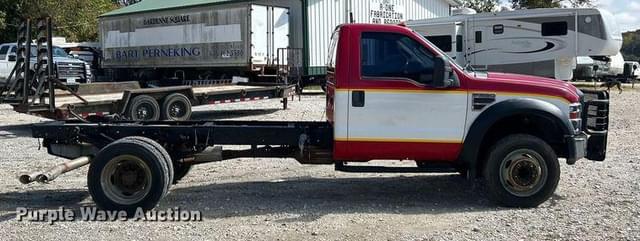Image of Ford F-550 equipment image 3