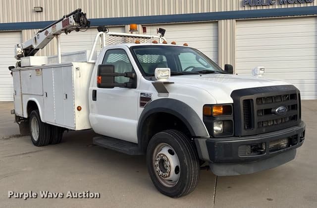 Image of Ford F-550 equipment image 2