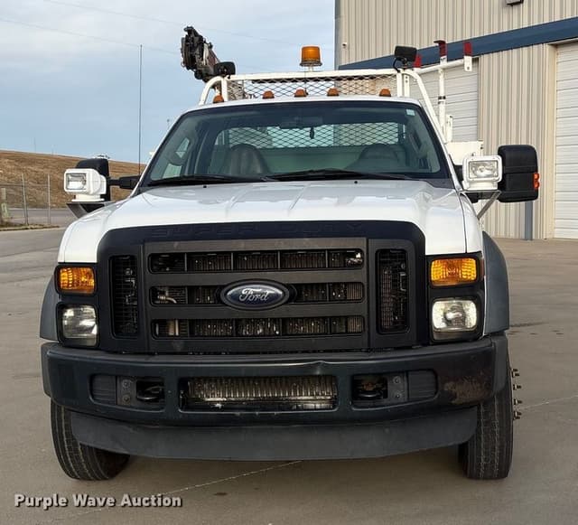 Image of Ford F-550 equipment image 1