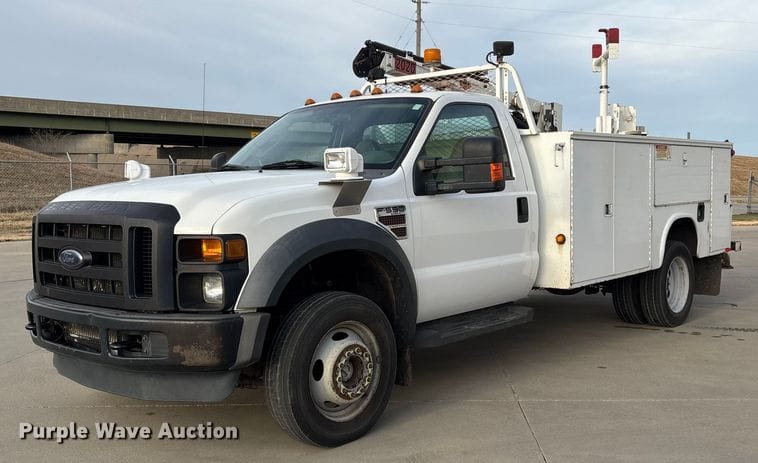 2008 Ford F-550 Equipment Image0