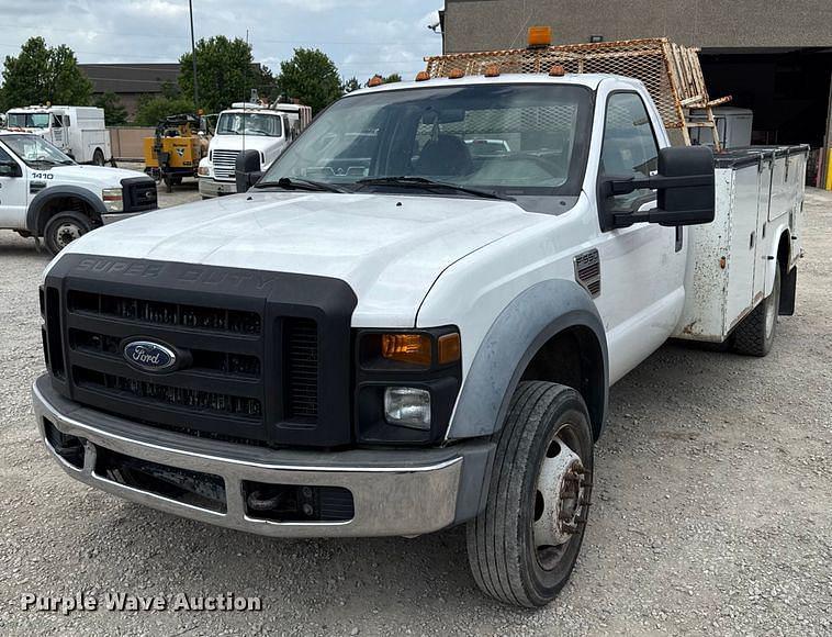 Image of Ford F-550 Primary image