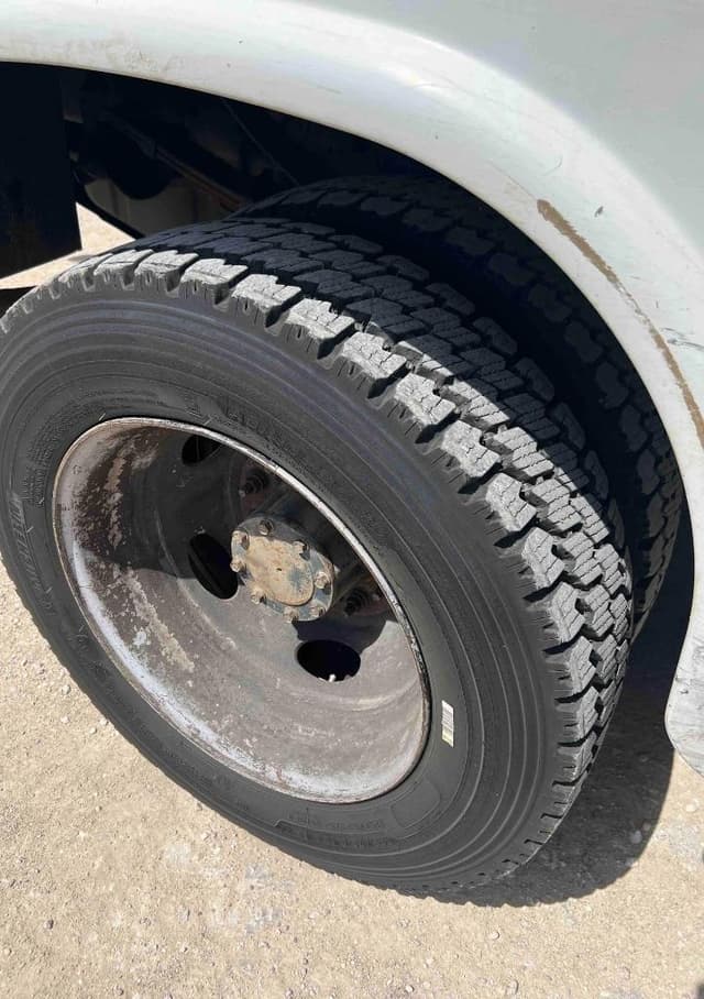 Image of Ford F-550 equipment image 3