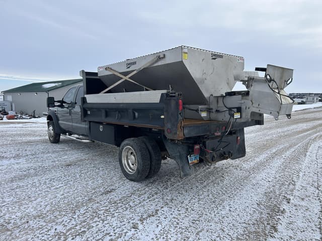 Image of Ford F-550 equipment image 3