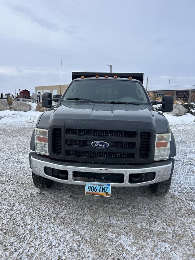 Image of Ford F-550 equipment image 1