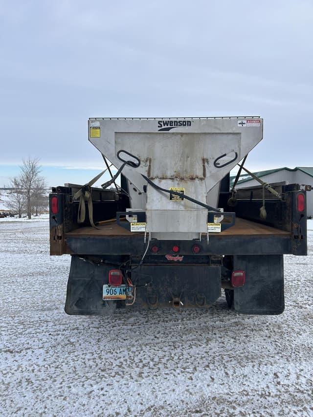 Image of Ford F-550 equipment image 4