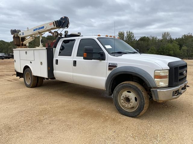 Image of Ford F-550 equipment image 3