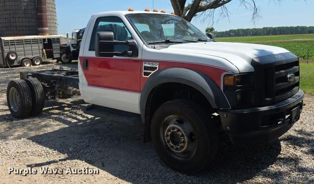 Image of Ford F-550 equipment image 2