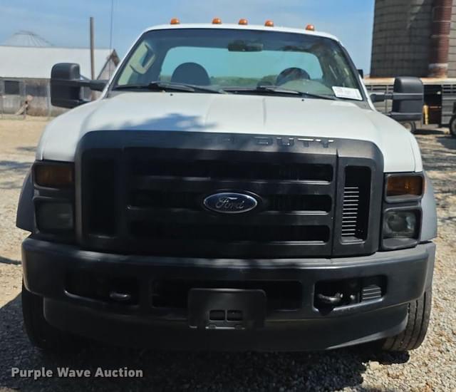 Image of Ford F-550 equipment image 1