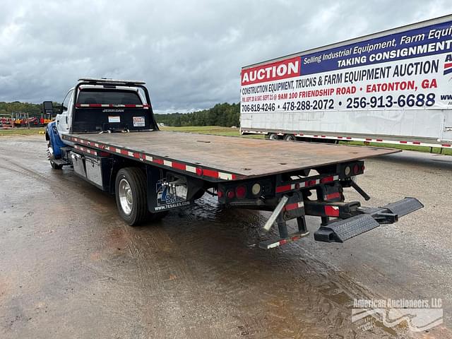 Image of Ford F-650 equipment image 4