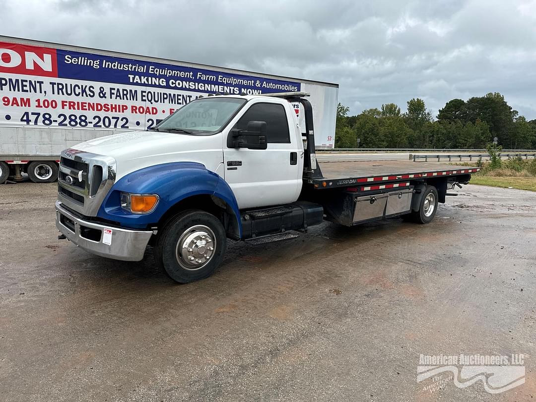 Image of Ford F-650 Primary image