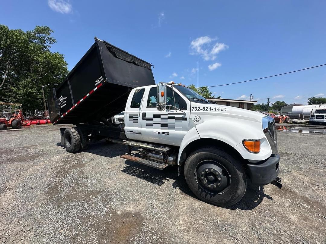 Image of Ford F-650 Primary image