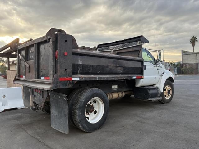 Image of Ford F-650 equipment image 2