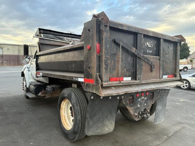 Image of Ford F-650 equipment image 3
