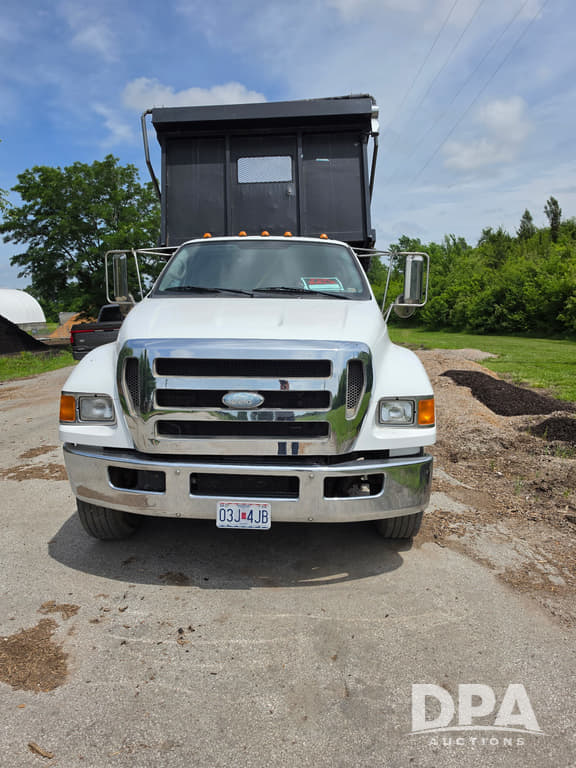 Image of Ford F-650 equipment image 2