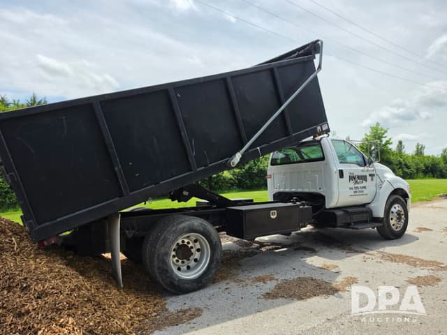 Image of Ford F-650 equipment image 1