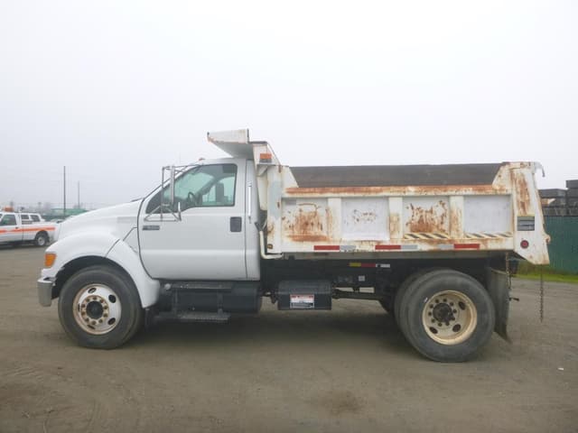 Image of Ford F-650 equipment image 4