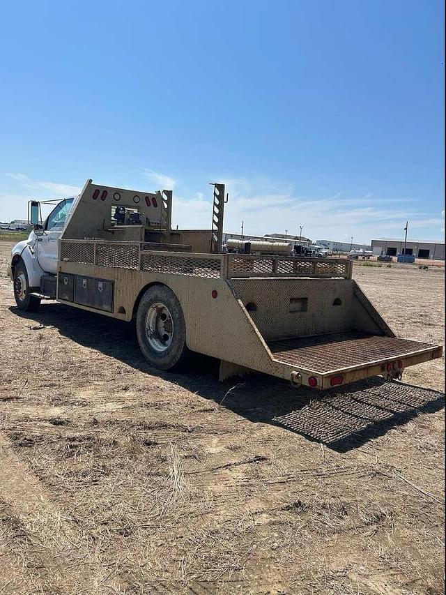 Image of Ford F-650 equipment image 2