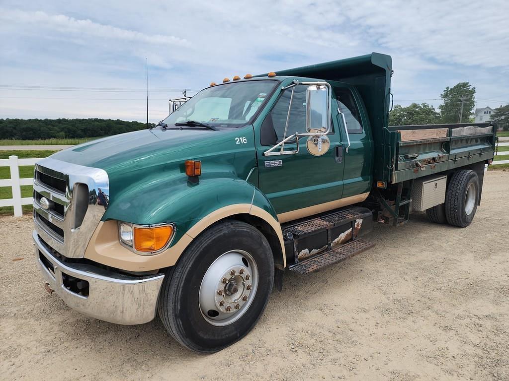 Image of Ford F-650 Primary image