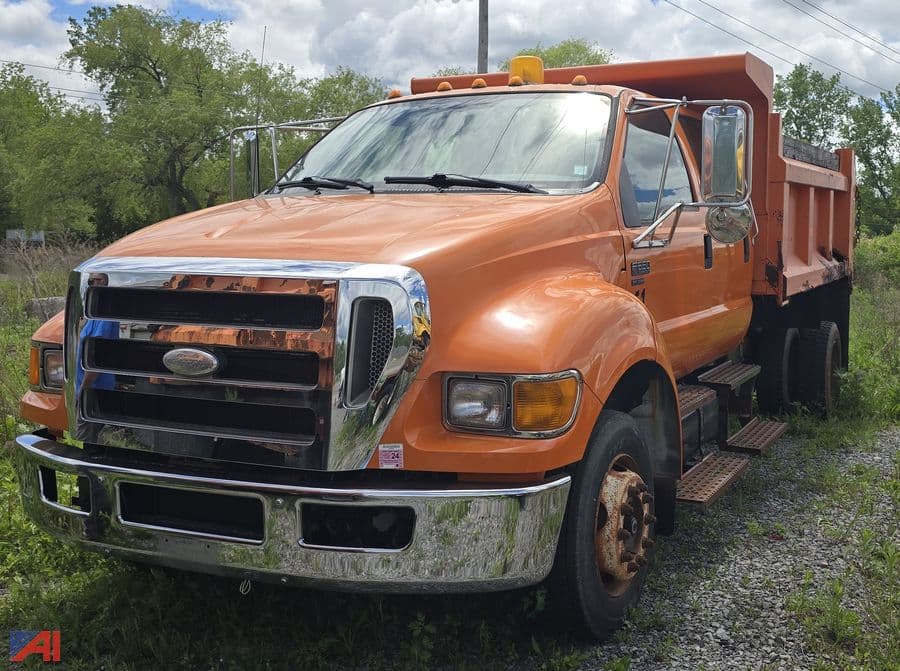 Image of Ford F-650 Primary image